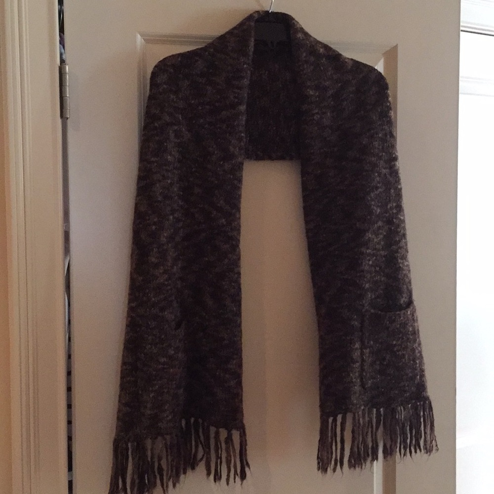 Doncaster Wrap With Two Pockets - image 2